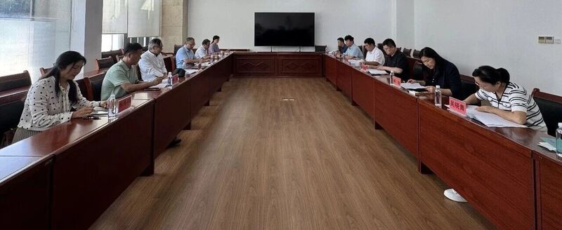 社市委会十届二次常委会议照片.jpg